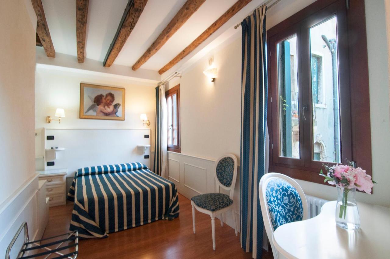 Venice Resorts Guest House Pensión Venecia
